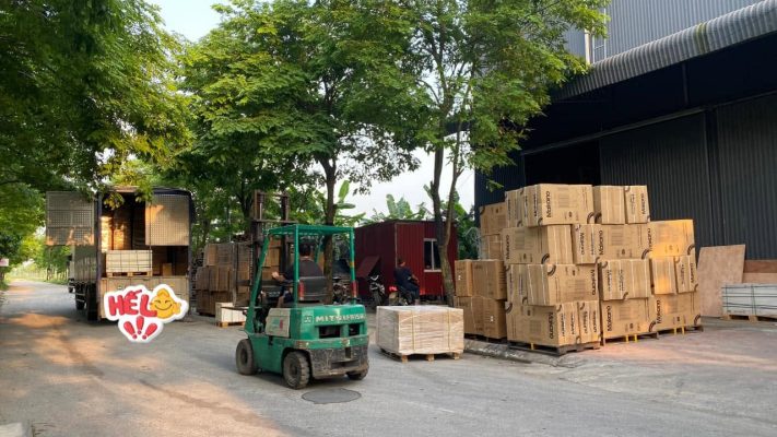 Trước khi chọn, bạn nên kiểm tra các hạng mục như hợp đồng, kho bãi